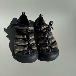 Keen Sandals Kids Size 1